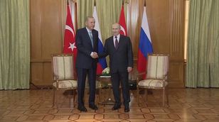 هل تشهد العلاقات التركية الروسية تحسناً بعد قمة سوتشي بين أردوغان وبوتين؟