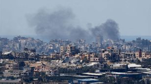 هدنة غزة متعثرة وميناء المساعدات تحت أسهم النقد 