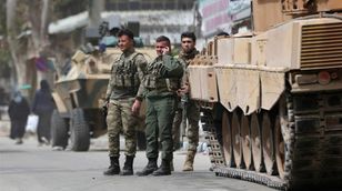 ما تفسير التباطؤ التركي في حسم المعارك شرق وشمال سوريا؟