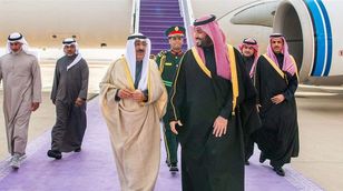 ما دلالة اختيار السعودية كمحطة أولى لأمير الكويت؟