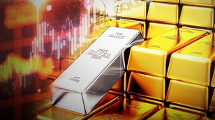 الفضة تتفوق على الذهب وتسجل أعلى مستوياتها في 10 سنوات