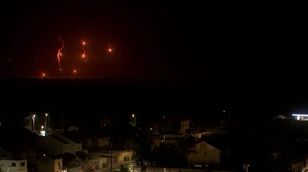 مراسل "الشرق": إصابة 13 شخصاً إثر استهداف طائرة انتحارية لمبنى شمال إسرائيل