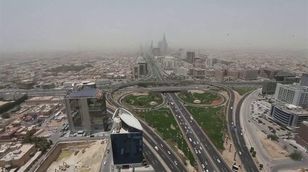 "S&P" تتوقع نمو اقتصاد السعودية 3.4% للسنوات الثلاث المقبلة