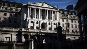 مايك بيل: بنك إنجلترا اقترب جداً من ذروة رفع أسعار الفائدة