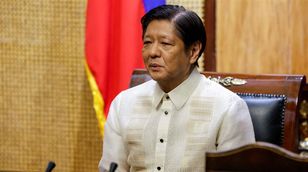 رئيس الفلبين يحذر من تهديد متزايد لطلبات الصين الإقليمية
