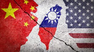 الصين تهدد من يسعى لفصل تايوان.. وأحمدي نجاد يقدم أوراق ترشحه لرئاسة إيران