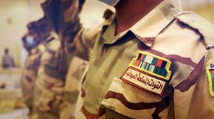 الجيش السوداني ينشر مقاطع لسيطرته على مركبات قتالية تابعة للدعم السريع