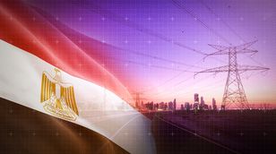"أكوا باور" توقع اتفاقيات شراء طاقة.. ومصر تؤجل زيادة أسعار الكهرباء حتى سبتمبر
