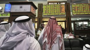 الضغط على الأسهم القيادة يشكل مخاطر على الأسواق الخليجية في 2024