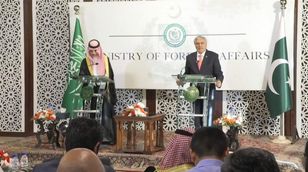 وزير الخارجية السعودي: الوضع في غزة يشعل المزيد من التوتر في المنطقة