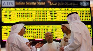 بداية خضراء للأسواق الخليجية وضغط على المؤشر القطري