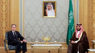 الكلمة الأولى | ولي العهد السعودي يستقبل وزير الخارجية الأميركي