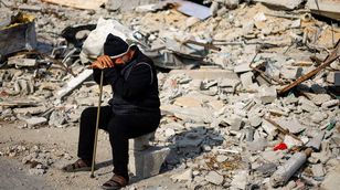 غزة.. 10 آلاف مفقود تحت الأنقاض ورفح في خطر