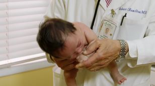 تقنية إسكات بكاء الرضيع