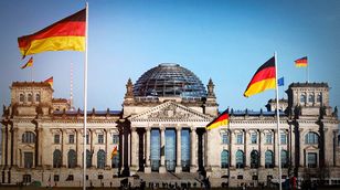 ألمانيا تتبنى قانونا يسهل طرد الأجانب الذين "يمجدون الإرهاب"