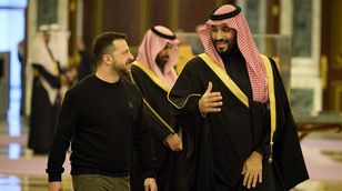 مراسل "الشرق" يرصد تفاصيل لقاء الأمير محمد بن سلمان وزيلينسيكي