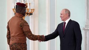 هل تحاول روسيا إعادة تموضعها في إفريقيا مجددًا لتعويض فاجنر؟
