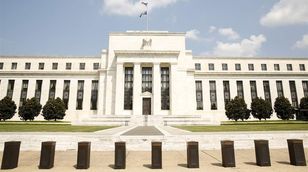 مكارم: تخفيض البنوك المركزية لمعدلات الفائدة يخفف الضغط على القطاع العقاري