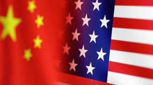 واشنطن تضيف شركات صينية لقائمة العقوبات الإيرانية وبكين تدين القرار بشدة 