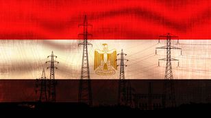 مصر تحتاج مليار دولار لحل أزمة الكهرباء.. والنفط مستقر في انتظار البيانات الأميركية