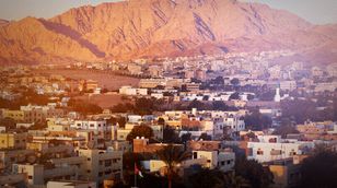 "شبح الإغلاق".. أزمة سياحية تهدد فنادق الأردن