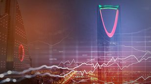 اتجاه عرضي يهيمن على السوق السعودية.. وقطاعان البنوك والطاقة إلى تراجع