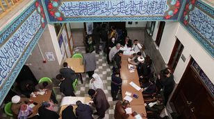 لماذا تعتبر الانتخابات التشريعية في إيران مهمة في هذا التوقيت؟