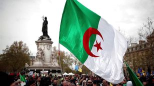 لترميم جراح الذاكرة".. برلمان فرنسا يندد بـ"القمع الدامي" لجزائريين